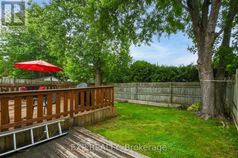 28588528/1576-st-georges-street/bilberry-creekqueenswood-heights/ottawa/ontario/K1E2M9_34
