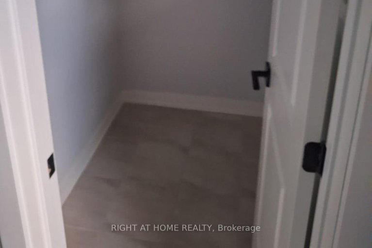 28769216/738-quilter-row/goulbourn-twp-from-franktown-rdsouth-to-rideau/ottawa/ontario/K0A2Z0_17