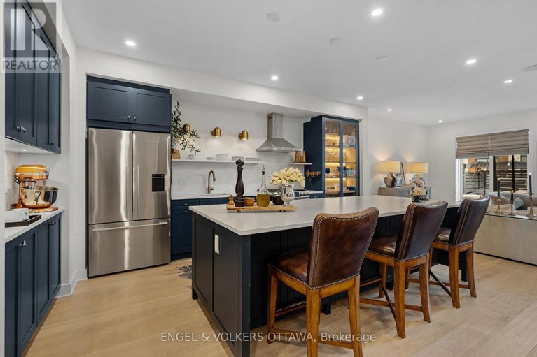 28966378/196-hawkeswood-drive/riverside-southgloucester-glen/ottawa/ontario/K4M0E5_9