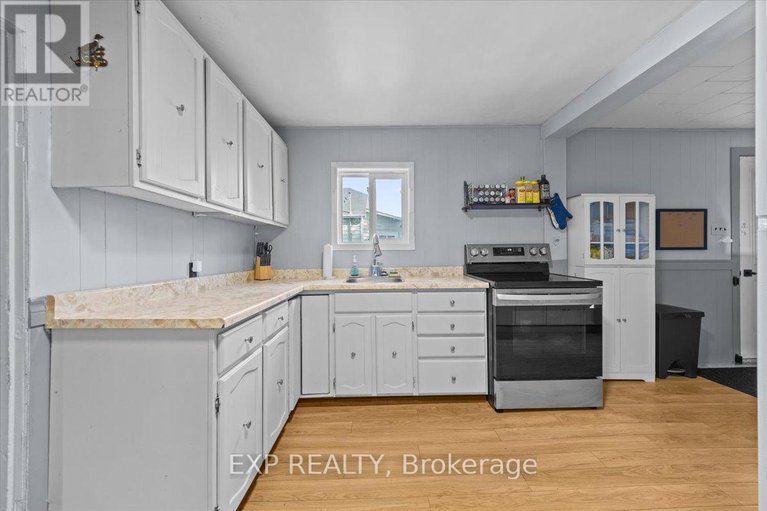 29246860/377-lisgar-avenue/renfrew/renfrew/ontario/K7V3N3_9