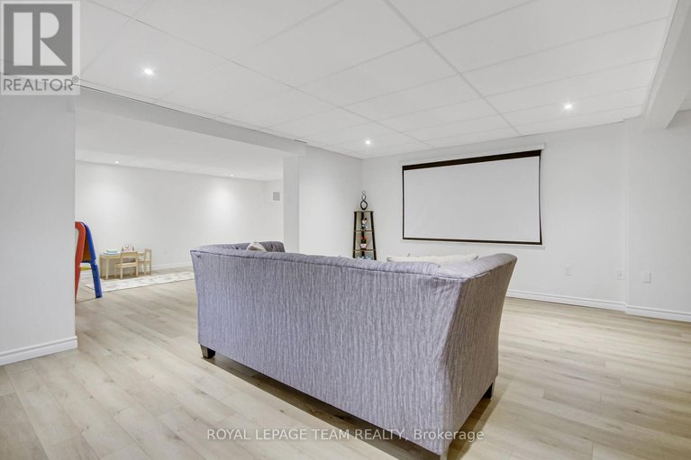 29064308/5719-stuewe-drive/manotick-east-to-manotick-station/ottawa/ontario/K4M1L2_39