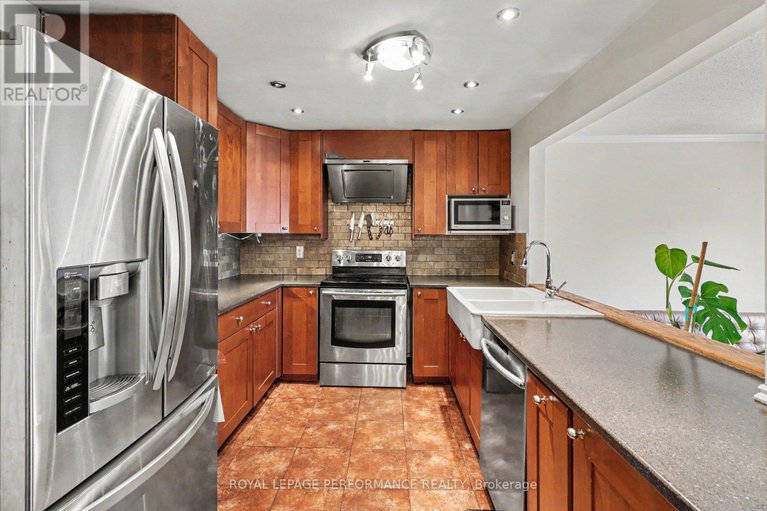 29586138/7004-bilberry-drive/convent-glen-north/ottawa/ontario/K1C3R6_7