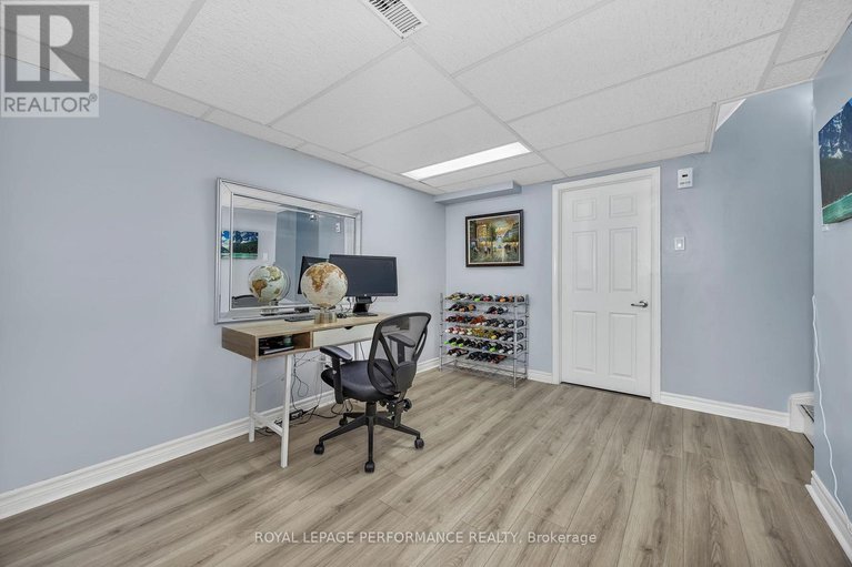 29305647/1310-prestone-drive/bilberry-creekqueenswood-heights/ottawa/ontario/K1E2Z6_32