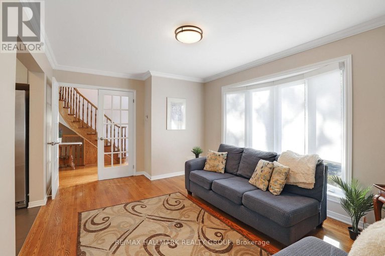 28938196/3062-upper-otterson-place/mooneys-bayrevelstoke/ottawa/ontario/K1V7B6_6