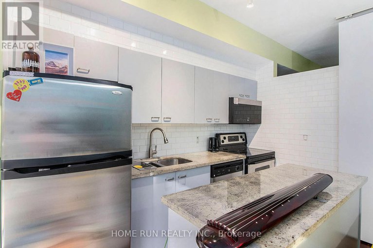 28407033/202-383-cumberland-street/lower-townbyward-market/ottawa/ontario/K1N1J7_8