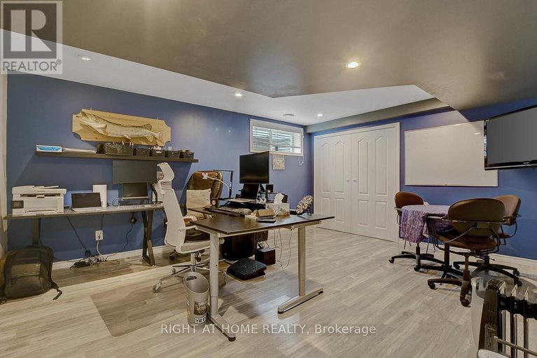 29641405/701-everlasting-crescent/springridgeeast-village/ottawa/ontario/K4A0K2_41