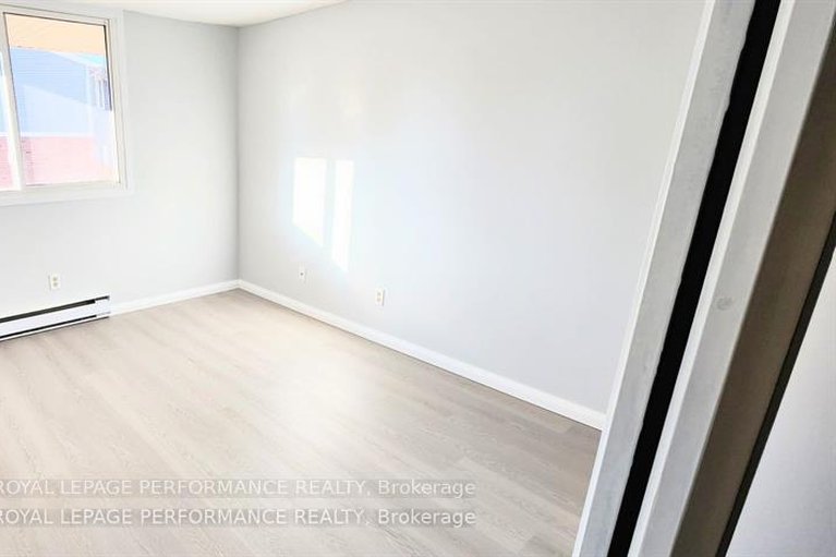 29637744/112-6470-bilberry-drive/orleans-wood/ottawa/ontario/K1C4P1_13