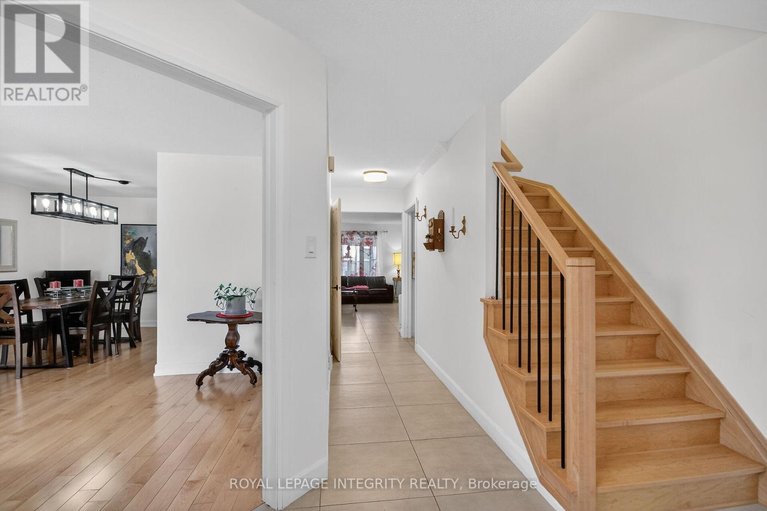 29484455/2092-legrand-crescent/queenswood-heights-south/ottawa/ontario/K1E3T6_4