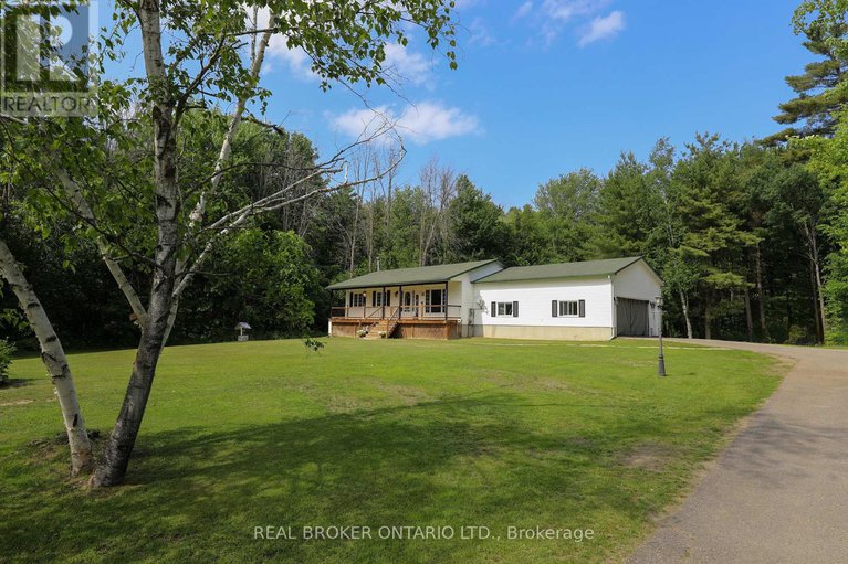 27986802/8-benjamin-lane/north-grenville-twp-kemptville-east/north-grenville/ontario/K0G1J0_3
