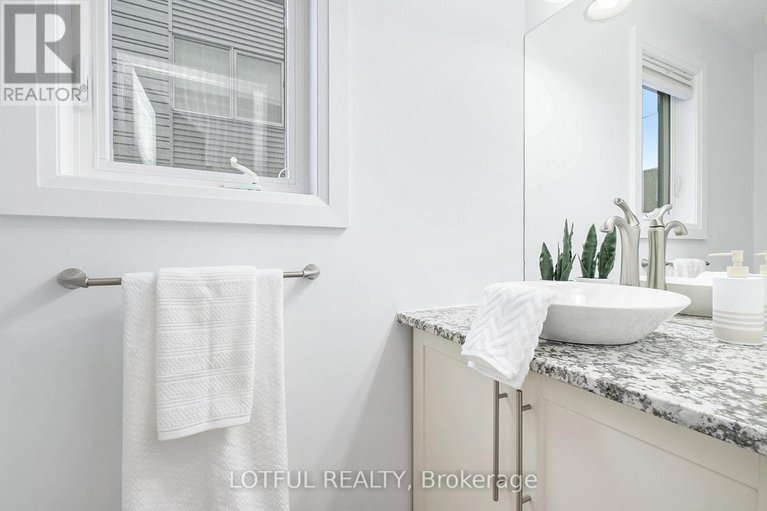27948613/a-58-young-street/west-centre-town/ottawa/ontario/K1S3H9_8