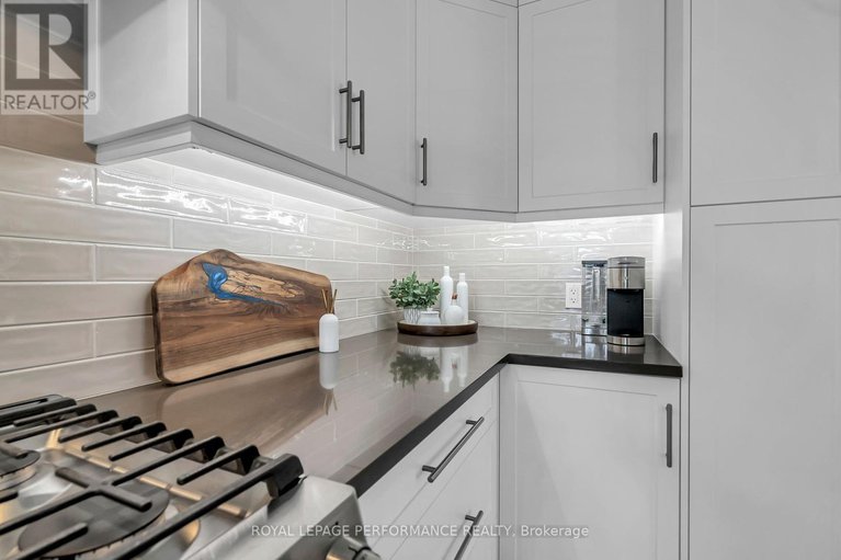 28627551/4-matthew-kieran-crescent/long-sault/south-stormont/ontario/K0C1P0_13