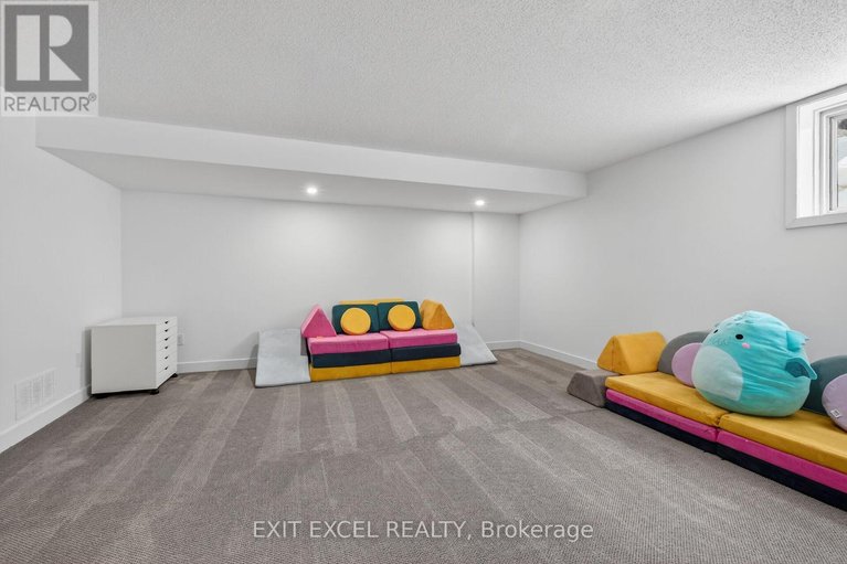 29663651/240-zinnia-way/riverside-southgloucester-glen/ottawa/ontario/K4M0K8_39