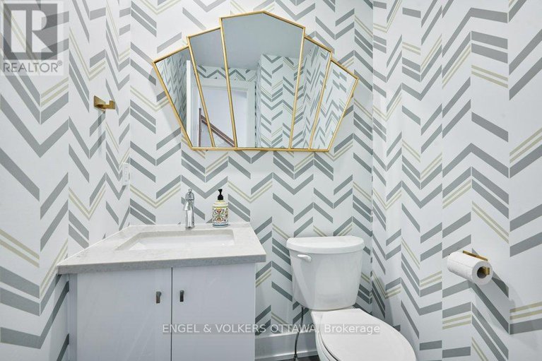28965928/353e-booth-street/west-centre-town/ottawa/ontario/K1R7K1_9