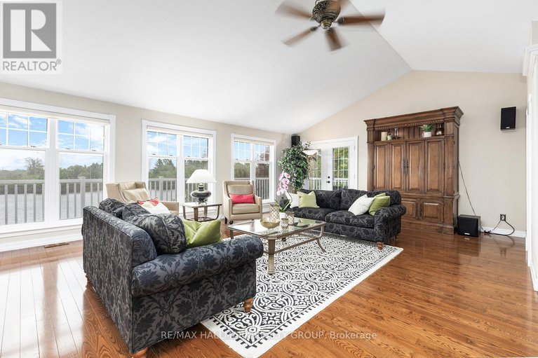 28377545/1-rideau-glen-drive/rideau-heightsashdalerideau-glen/ottawa/ontario/K2C3H1_9