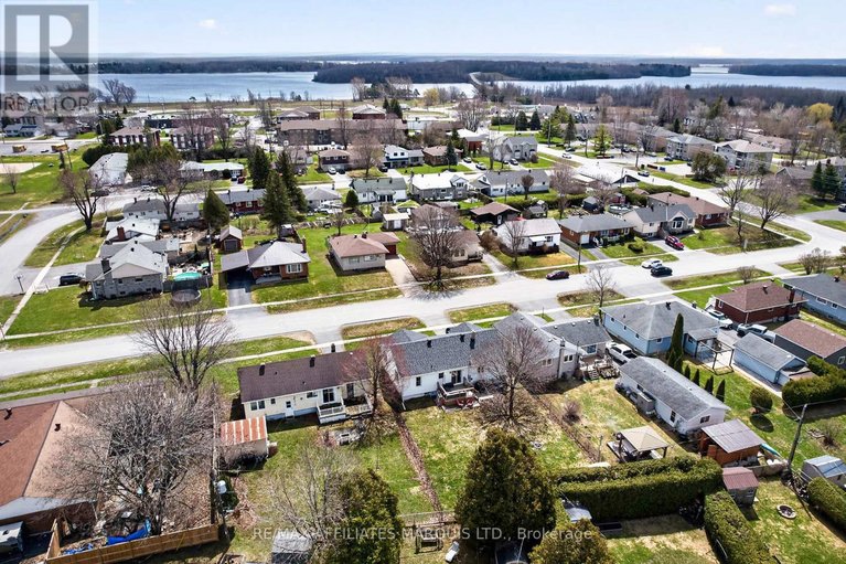 29642596/11-gray-avenue/long-sault/south-stormont/ontario/K0C1P0_30