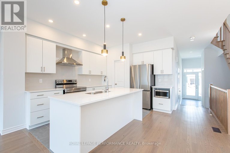 29649024/635-cordelette-circle/mer-bleuebradley-estatesanderson-park/ottawa/ontario/K1W0P2_16