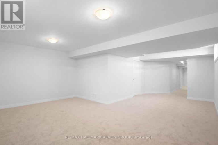 29360428/1944-hawker-private/huntley-ward-south-east/ottawa/ontario/K2M0M5_27