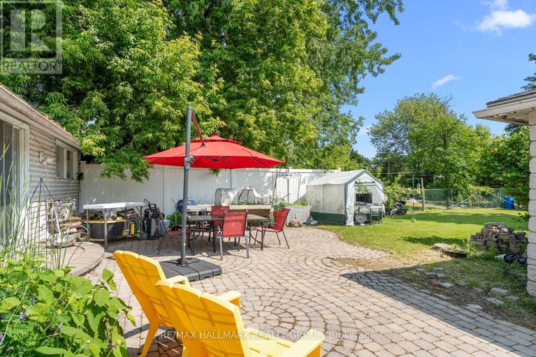 29266979/991-blair-road/cardinal-heights/ottawa/ontario/K1J7M9_8