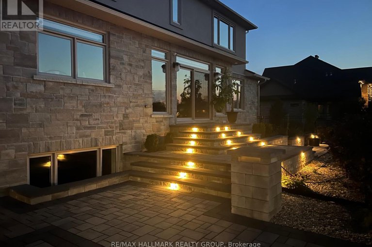 28423041/5813-red-castle-ridge/manotick-east-to-manotick-station/ottawa/ontario/K4M0A4_42
