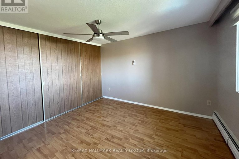 28636839/1015-20-chesterton-drive/borden-farmstewart-farmcarleton-heightsparkwood-hills/ottawa/ontario/K2E6Z7_10