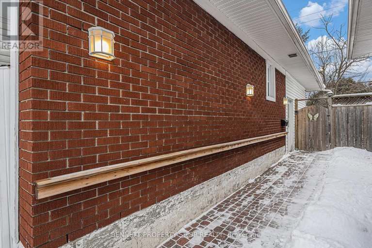 27899108/668-chapman-boulevard/elmvale-acres/ottawa/ontario/K1G1T6_9
