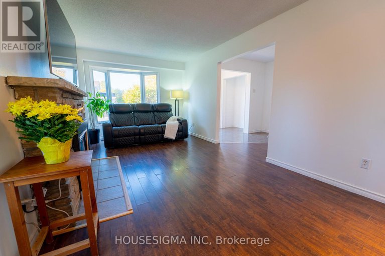 29046719/1767-bonaventure-terrace/convent-glen-south/ottawa/ontario/K1C1W6_8