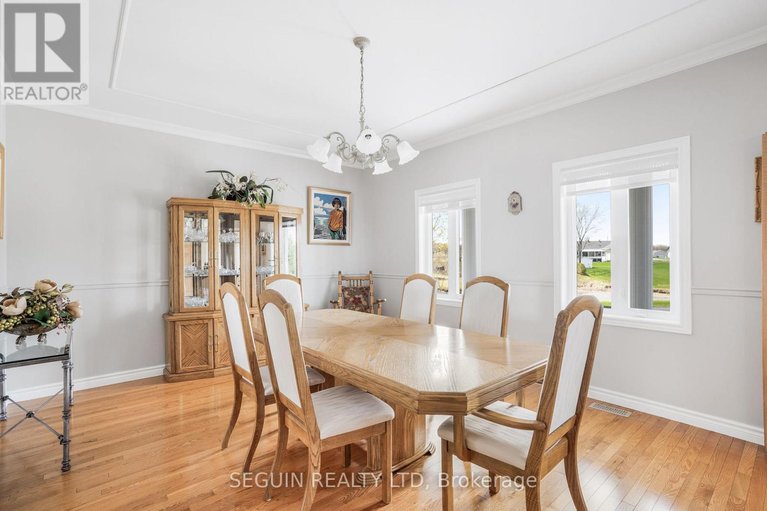 29414302/3519-front-road/east-hawkesbury/ontario/K6A2R2_22