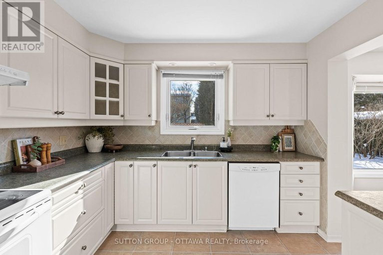 29331544/908-chaleur-way/convent-glen/ottawa/ontario/K1C2S1_11