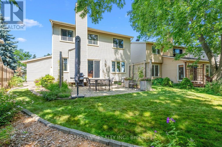 28662604/34-four-seasons-drive/borden-farmstewart-farmcarleton-heightsparkwood-hills/ottawa/ontario/K2E7P8_26