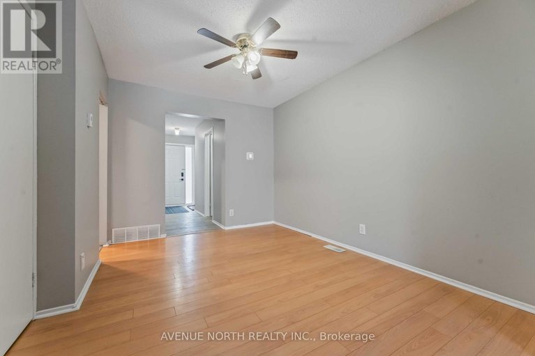 29567573/6467-natalie-way/chateauneuf/ottawa/ontario/K1C4Y3_6