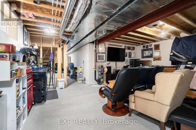 29335392/704-azure-street/village-of-russell/russell/ontario/K4R1E5_25