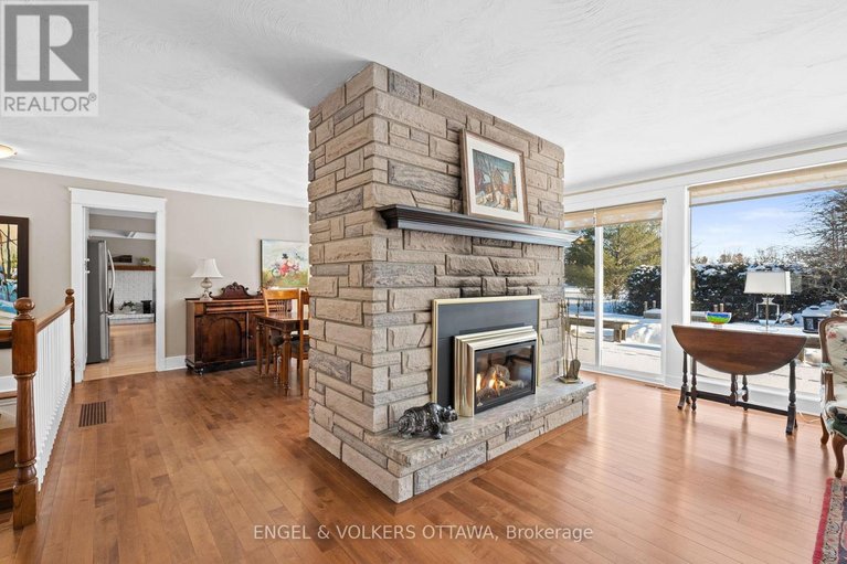 29466155/1304-fairway-drive/manotick-south-to-roger-stevens/ottawa/ontario/K4M1B3_7