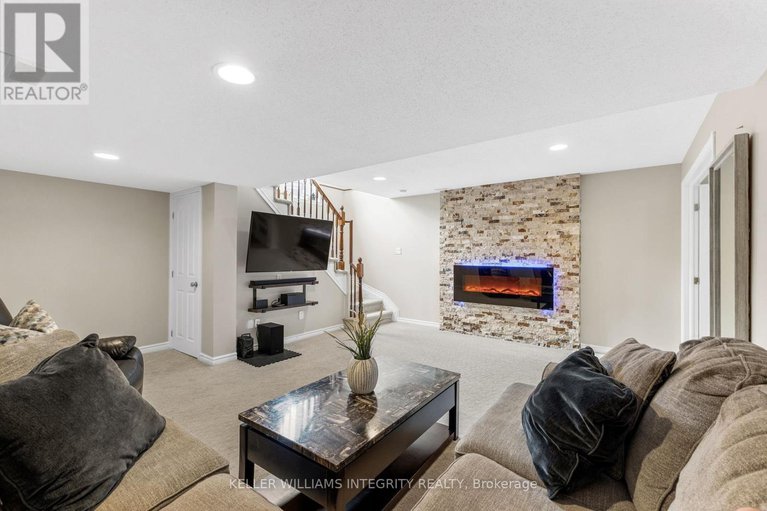 28533414/202-bookton-place/riverside-southgloucester-glen/ottawa/ontario/K1V2H3_28