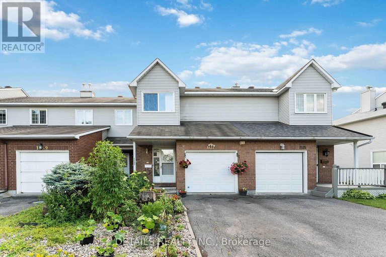 28599127/1537-briarfield-crescent/fallingbrookridgemount/ottawa/ontario/K4A1Z9_1