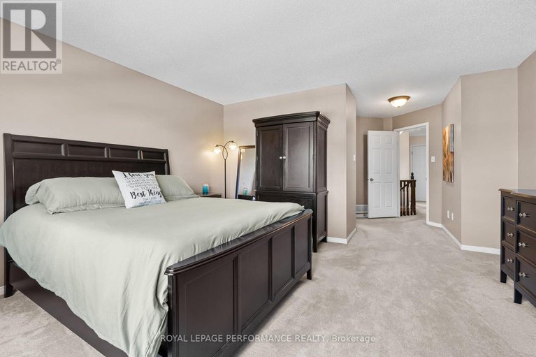 28630498/666-valin-street/fallingbrookgardenway-south/ottawa/ontario/K4A3X1_35
