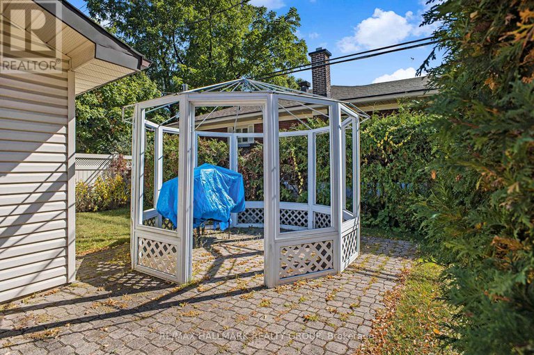 28902420/2023-vincent-street/elmvale-acres/ottawa/ontario/K1G2M8_22