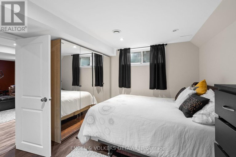 28926849/511-erinwoods-circle/stonebridge/ottawa/ontario/K2J5M5_33