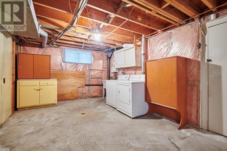 29636837/1582-digby-street/riverview-park/ottawa/ontario/K1G0P6_38