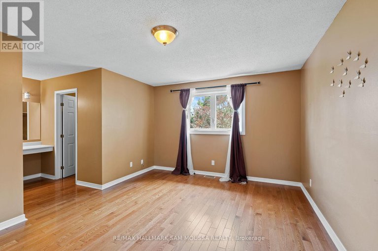 28323981/11-highmont-court/kanata-lakesheritage-hills/ottawa/ontario/K2T1B3_21