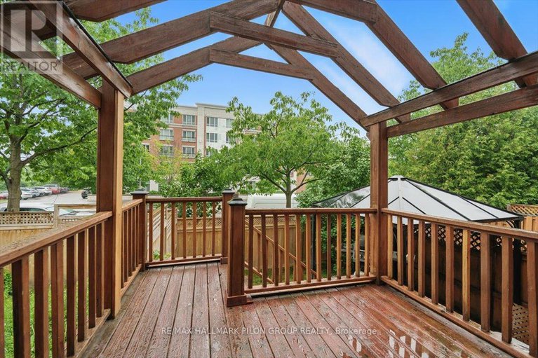 28576783/11-great-oak-private/riverview-park/ottawa/ontario/K1G6P7_21