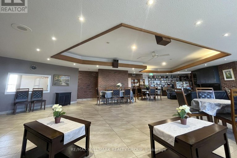 28636839/1015-20-chesterton-drive/borden-farmstewart-farmcarleton-heightsparkwood-hills/ottawa/ontario/K2E6Z7_26