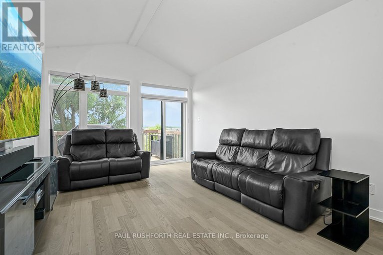 28592646/568-knotridge-street/mer-bleuebradley-estatesanderson-park/ottawa/ontario/K1W0M2_6