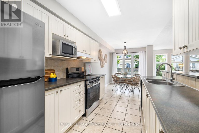28616920/207-portrush-avenue/longfields/ottawa/ontario/K2J5J6_24