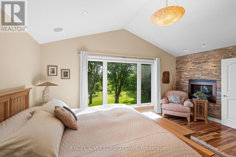 28485285/24-doris-avenue/blossom-parkkemp-parkfindlay-creek/ottawa/ontario/K1T3W8_20