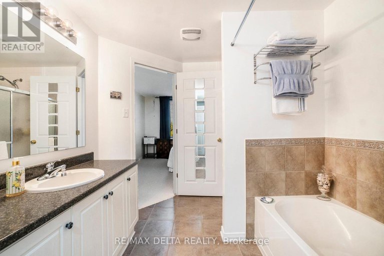 28965140/6-2086-valin-street/springridgeeast-village/ottawa/ontario/K4A0C1_24