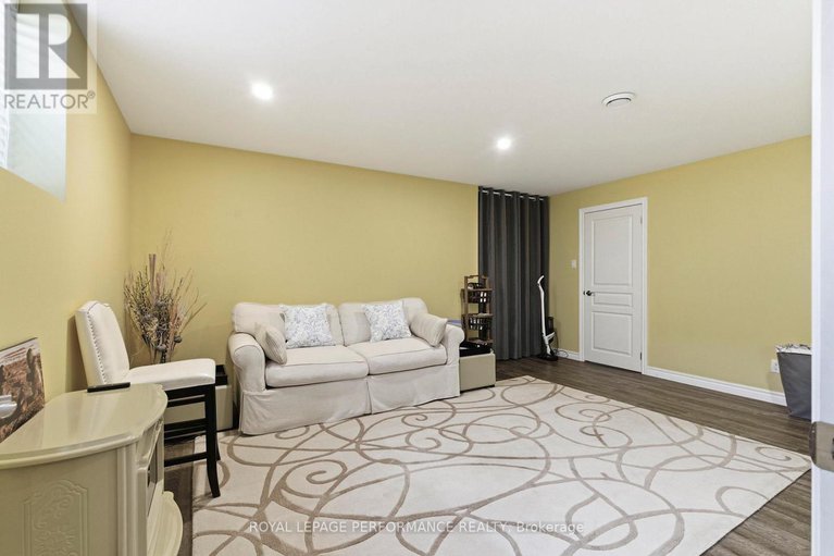 29251827/18132-st-laurent-boulevard/south-glengarry-charlottenburgh-twp/south-glengarry/ontario/K6H0G7_32