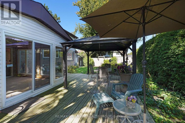 28869617/1-northview-road/city-viewskylinefisher-heightsparkwood-hills/ottawa/ontario/K2E6A6_40