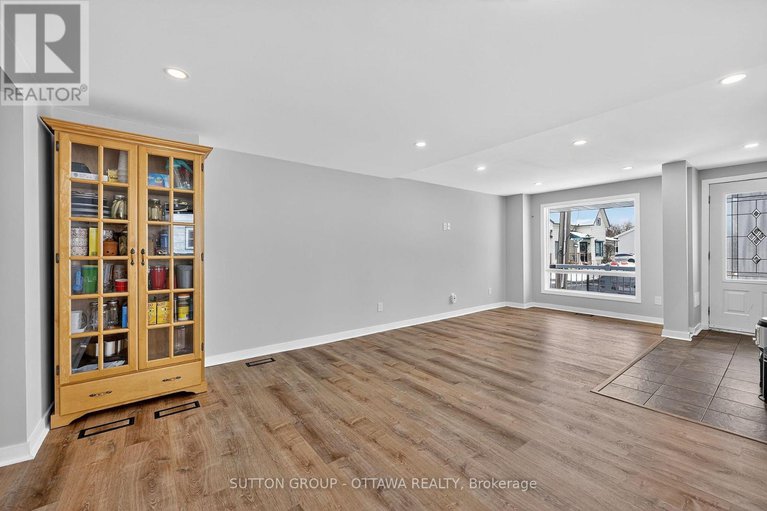 29102414/532-st-jean-street/town-of-rockland/clarence-rockland/ontario/K4K1K6_4