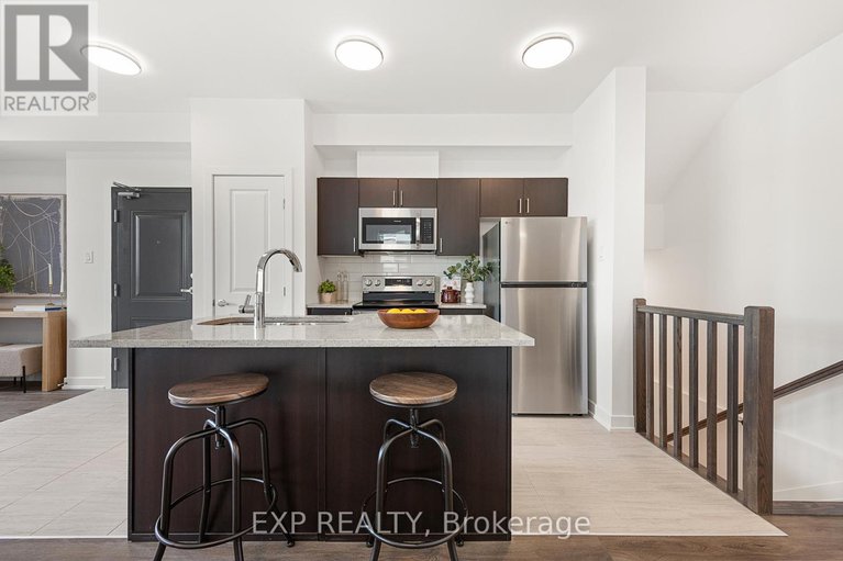 28791224/815-silhouette-private/cedargrovefraserdale/ottawa/ontario/K2J4S3_12