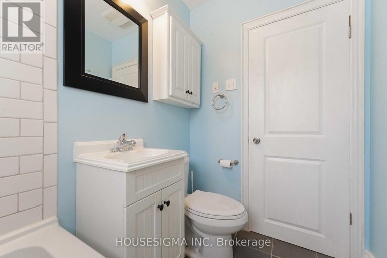 29433007/1047-richard-avenue/billings-bridge/ottawa/ontario/K1H8C3_25